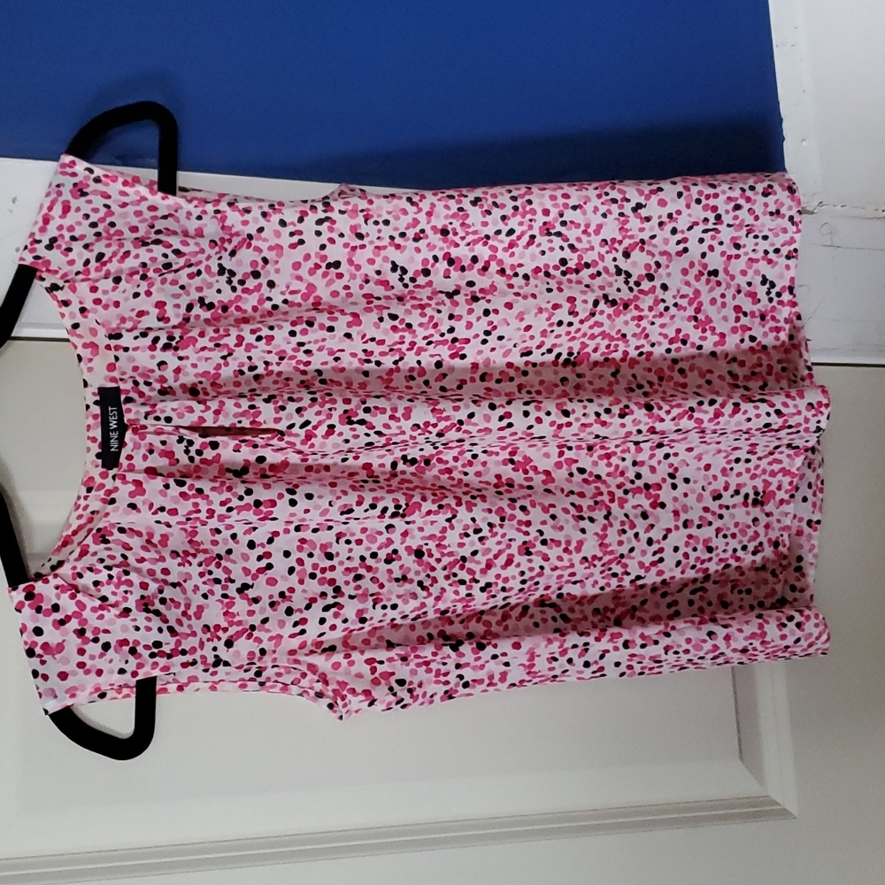 Nine West Sz S keyhole top pink white black